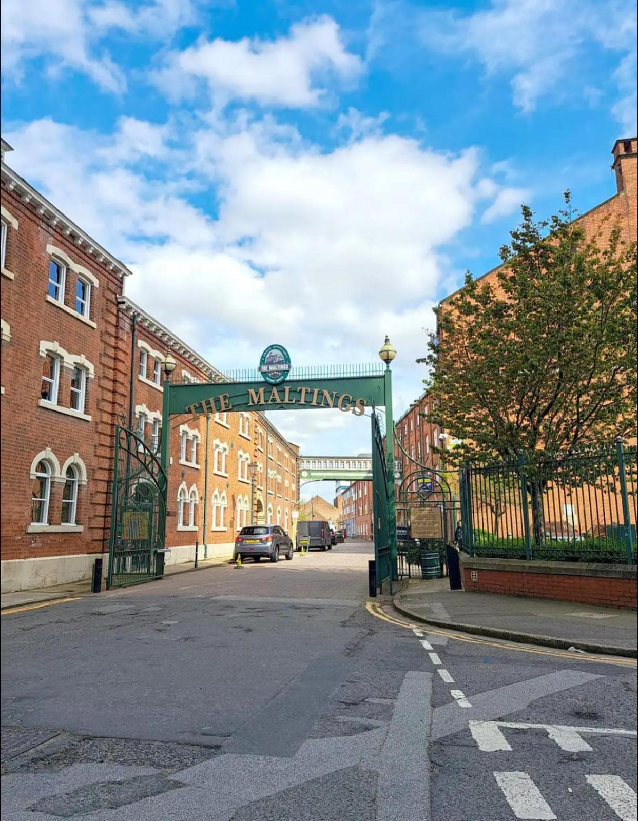 Central Hull Apartments Кингстън ъпон Хъл Стая снимка