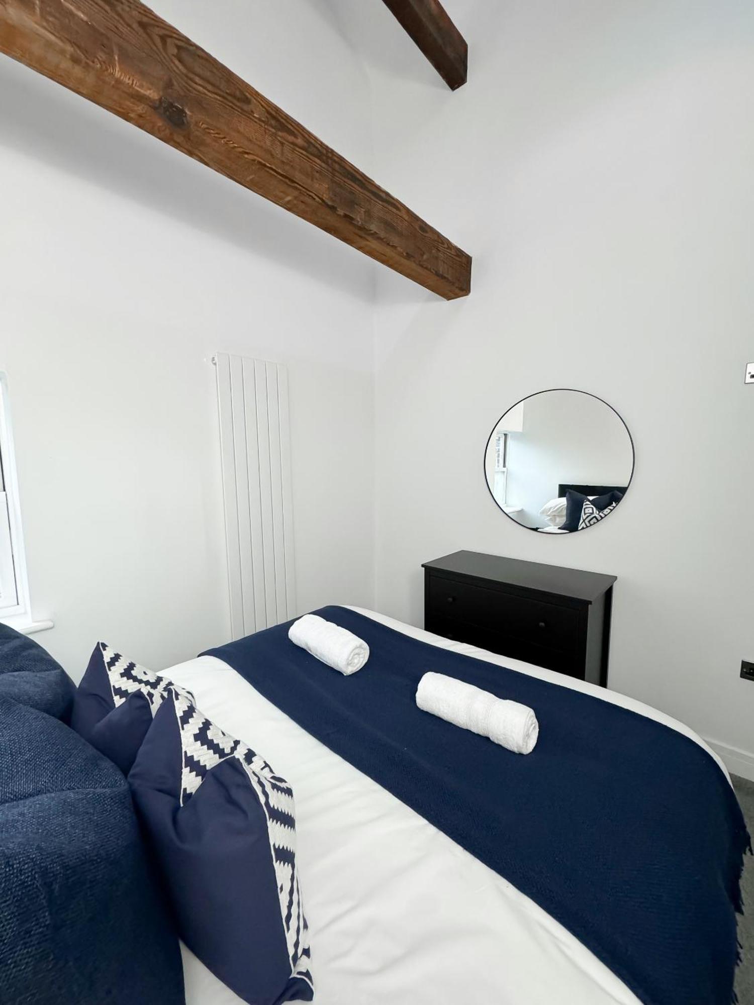 Central Hull Apartments Кингстън ъпон Хъл Стая снимка