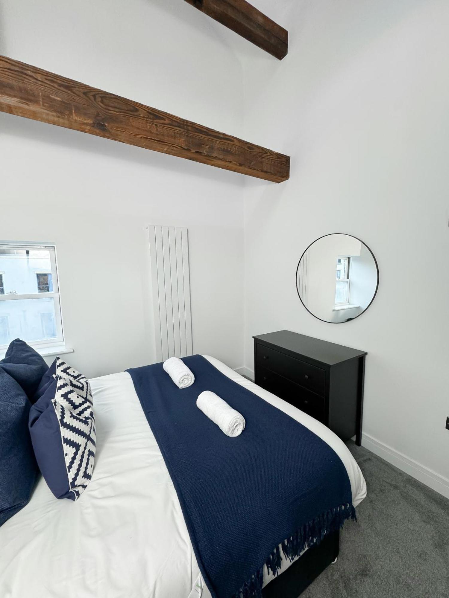 Central Hull Apartments Кингстън ъпон Хъл Стая снимка