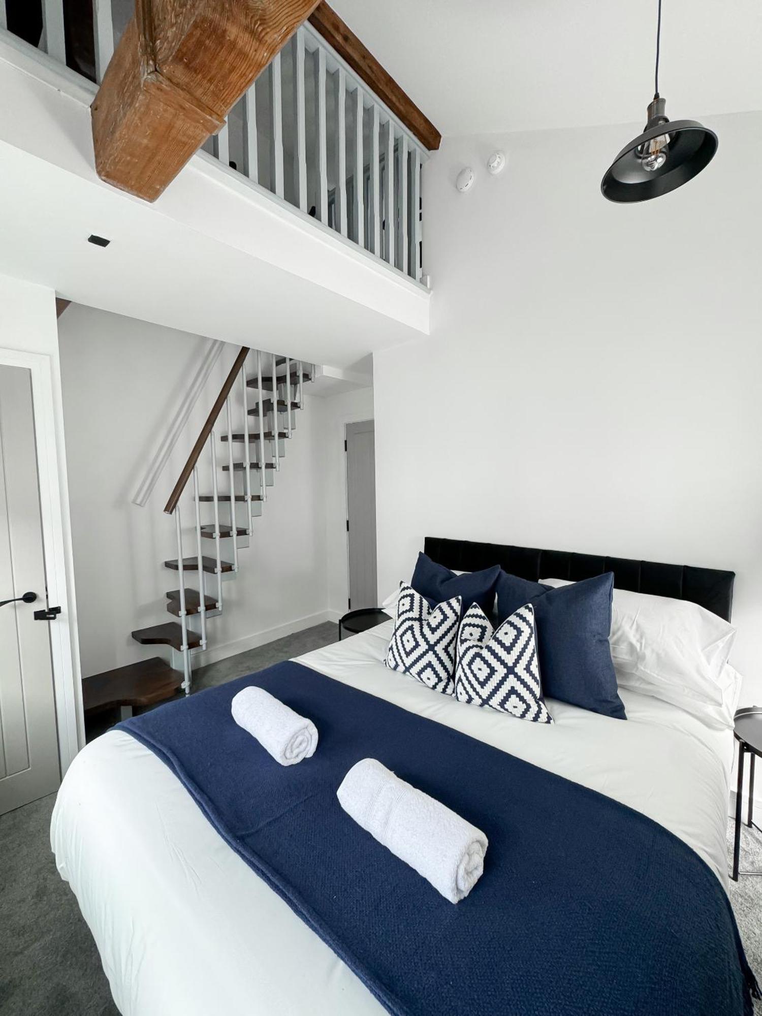 Central Hull Apartments Кингстън ъпон Хъл Стая снимка