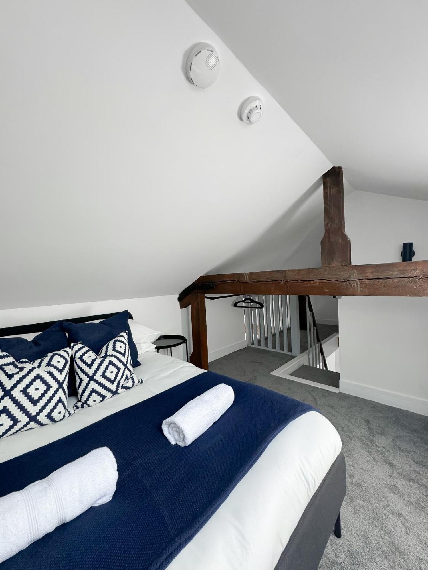 Central Hull Apartments Кингстън ъпон Хъл Стая снимка